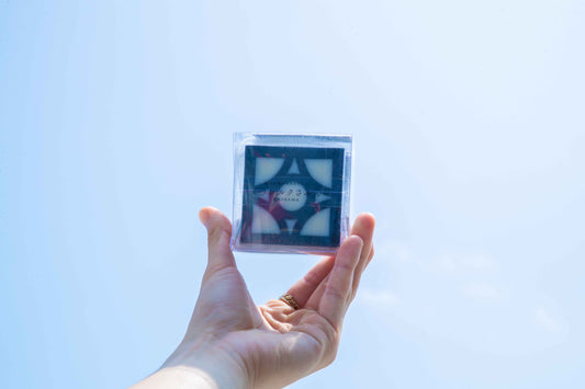 花ブロックさふんシリーズ　三日月（黒・白） 40g