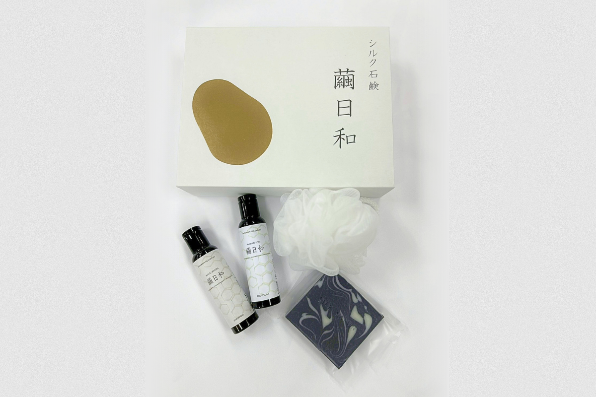 繭日和 竹炭石鹸ボックス