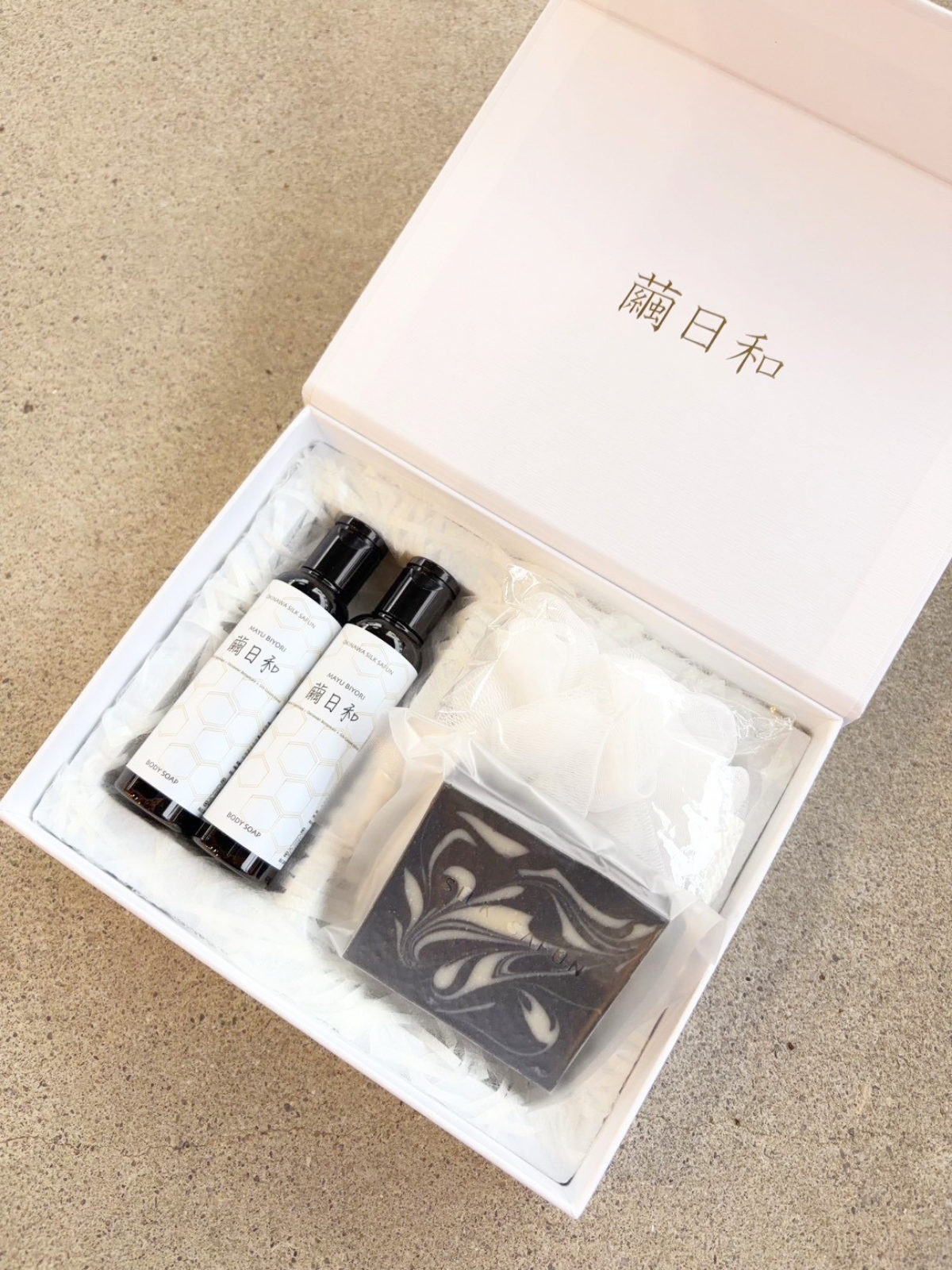 繭日和 竹炭石鹸ボックス